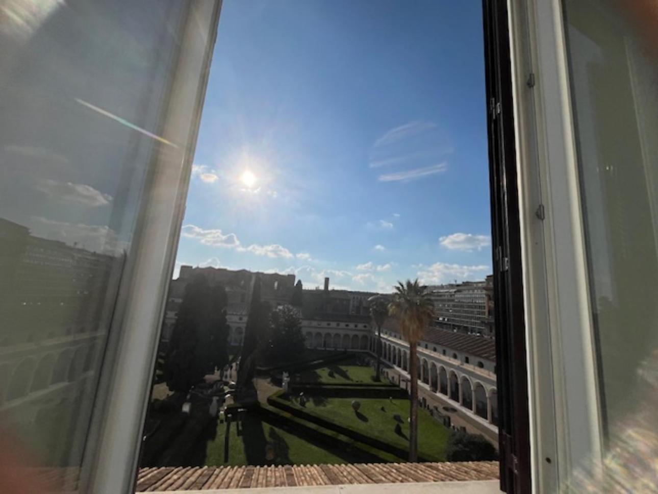 Camera X2 Con Magnifica Vista Sul Chiostro Di Michelangelo E Le Terme Di Diocleziano Roma Exterior foto