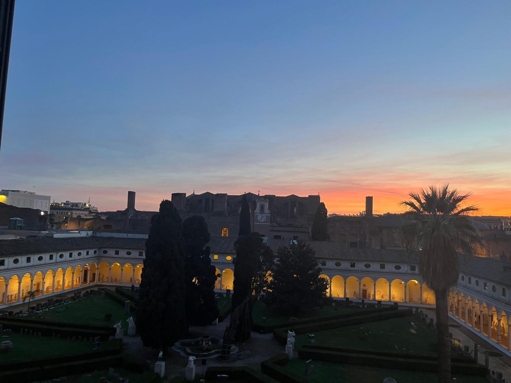 Camera X2 Con Magnifica Vista Sul Chiostro Di Michelangelo E Le Terme Di Diocleziano Roma Exterior foto